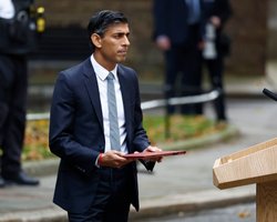 Риши Сунак не исключил поставок истребителей для Украины