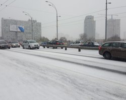 Первый снег в Киеве: столица стоит в пробках