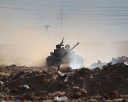 В боях за Триполи погибли 376 человек