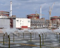 Угроза теракта на ЗАЭС: жителям каких регионов нужно выезжать, а у кого есть время "подумать"