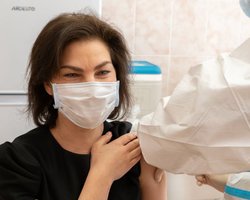 Венедиктова привилась вакциной Sinovac (фото)