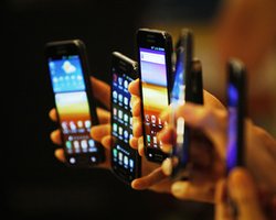 Мировой рынок смартфонов в 2011 году продолжал стремительно расти, - IDC