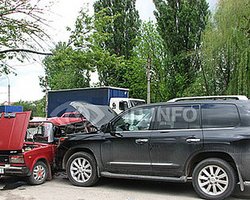 В Тернополе депутат горсовета протаранил Жигули
