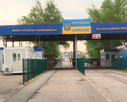 На границе Украины и Приднестровья появились бетонные блоки (фото)