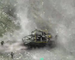 Росіяни на БМД-4 розчавили власний десант під Курськом: аналітики відреагували (відео)