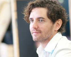 Австралийский художник намерен нарисовать 30 портретов за месяц