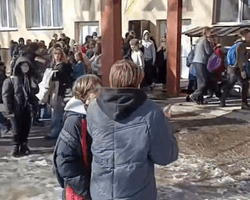 Військовослужбовці ТЦК показували муляж: директорка розповіла подробиці вибуху в ліцеї Дніпра