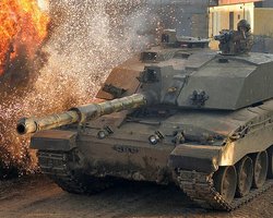 "Два года назад такого не ожидали": как Украина использует британские танки Challenger 2 (видео)