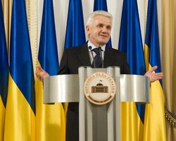 Налог на недвижимость переписали по просьбе Литвина, - СМИ