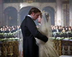 Кинопремьеры недели: Драма Милый друг с Робертом Паттинсоном, Мрачные тени с Джонни Дэппом и мелодрама 