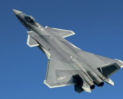 Запал пристрастей: Китай має намір оснастити винищувачі J-20 ядерною зброєю, — ЗМІ