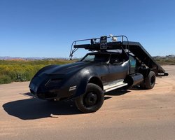 Божевільний тюнінг: колекційний Chevrolet Corvette схрестили з евакуатором (фото)