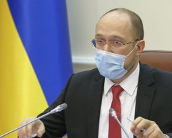 "Есть договоренности": Шмыгаль рассказал, когда начнется массовая вакцинация в Украине