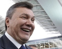 Янукович порекомендовал Луценко "любить своего водителя" за свой счет 