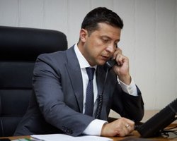 Телефонна розмова Зеленського з Байденом пройшла "не так гладко", — CNN