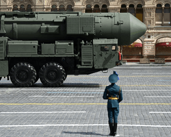 Ядерный щит РФ оказался "дырявым": санкции не позволят защититься от США и союзников