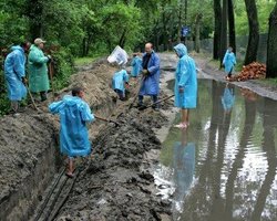 Фотогалерея: Совсем не евро. Кемпинг на Трухановом острове не готов принимать шведских болельщиков