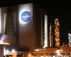 Астронавты "Артемида-3" не полетят на Луну: в NASA передумали