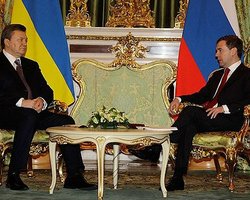 Медведев пообещал Януковичу один-два украинских телеканала