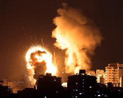 Израиль задействовал 80 самолетов для авиаударов по сектору Газа (фото)