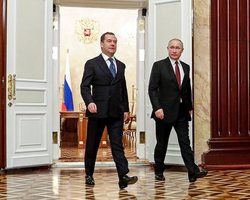 У Зеленського назвали "порожнім місцем" Медведєва, який заступився за затриманого Медведчука