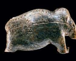 Виникли задовго до появи писемності: які таємниці ховають 40000-річні символи