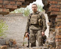 "Противник просувається": нардеп пояснив, чи дійсно на Донбасі "посипався фронт" (відео)