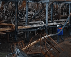 Резервуари горіли й вибухали: AP показало наслідки масованої атаки на об'єкт "Нафтогазу" (відео)