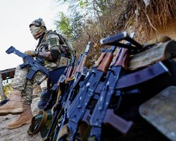 Семьи погибших на войне с РФ добровольцев получат до 15 млн гривен: Зеленский подписал закон