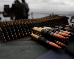 Украина стала посредником в международной торговле оружием, - СМИ