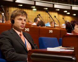 Депутат Рады задержан на шествии скорби по Немцову в Москве (фото)