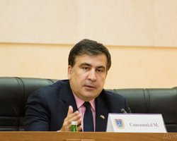 Саакашвили спрашивает у украинцев, идти ли на выборы с Кличко