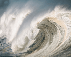 Японії загрожує цунамі заввишки 3 метри після потужного землетрусу: людей терміново евакуюють