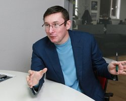 В день выборов оппозиционеров собираются оставить без интернета и мобильной связи, - Луценко