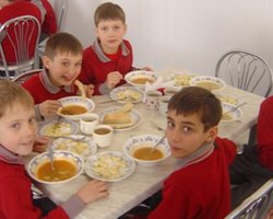 В детских лагерях под Киевом обнаружены запрещенные продукты