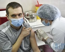 CoviShield и ее эффективность. Как началась вакцинация в Украине
