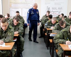 Указ Міноборони: російських військових змусили вчити статтю Путіна про Україну, — ЗМІ