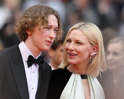 Кейт Бланшетт появилась со старшим сыном на Каннском кинофестивале-2023 (фото)