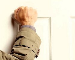 В Запорожье из-за военного положения активизировались мошенники