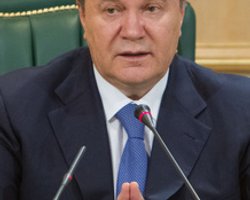 Янукович проведет Пасхальную ночь в Лавре