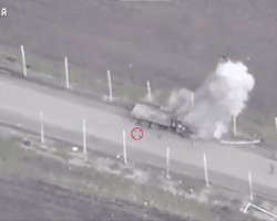 Українські БПЛА в Курській області "дістають" техніку ЗС РФ в "антидронових коридорах" (відео)