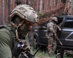 "Пролазять в тил": ЗС РФ просуваються в Серебрянському лісі та вступають в бій з пілотами, — DeepState