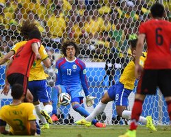 Сенсация на ЧМ-2014: Мексика играет вничью с Бразилией