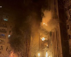 Россияне ночью атаковали Украину "шахедами": в городах горели дома, есть пострадавшие (фото)