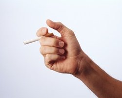 Читатели Фокус.ua назвали цену, которая заставит их прекратить покупать сигареты, - опрос