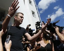 Единая Россия обвиняет Навального в незаконном финансировании предвыборной кампании