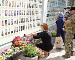 В Киеве чтят память жертв Иловайского котла