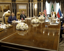 "От Путина — ничего": делегация Трампа в Эр-Рияде озвучила РФ условия мирного соглашения, — посол США