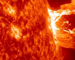 На Сонці з'явився поганий знак: плями на зірці схожі на ті, що запустили подію Керрінгтона (відео)