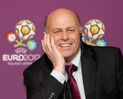 Все команды группы А имеют равные шансы на выход в плей-офф, - президент футбольной федерации Польши 